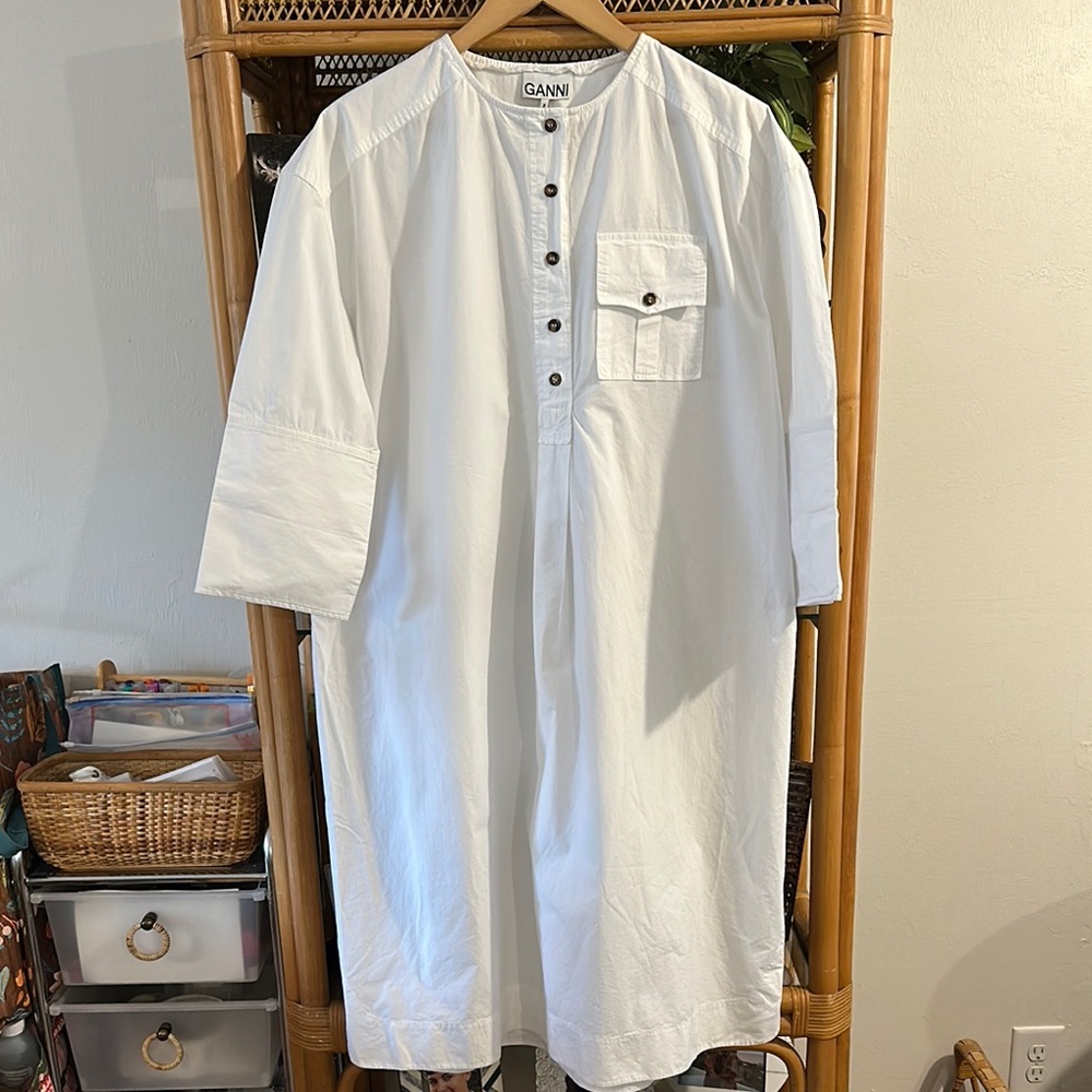 GANNI White Poplin Oversized Shirt Dress
by GANNI - Picture 4 of 16